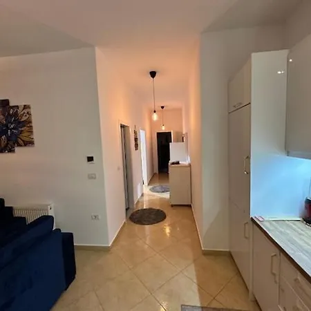 아파트 Cozy 1 Bedroom Apartment-Saranda